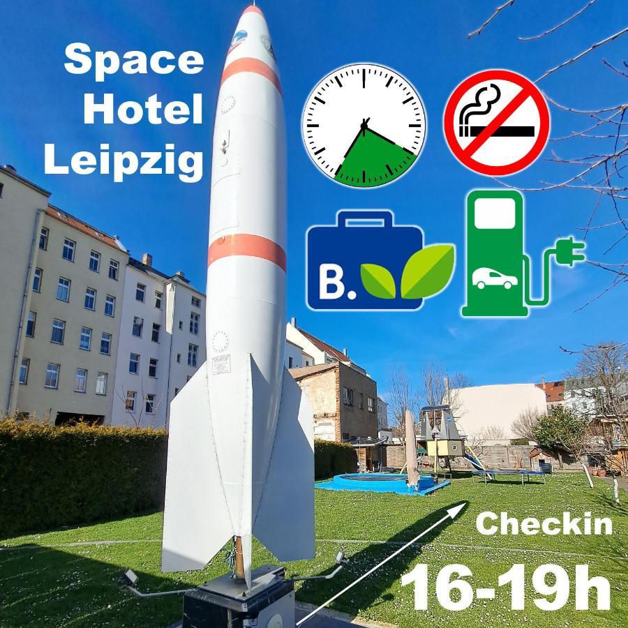 Space Hotel Im Campus Der Jvp Schule Лейпциг Экстерьер фото